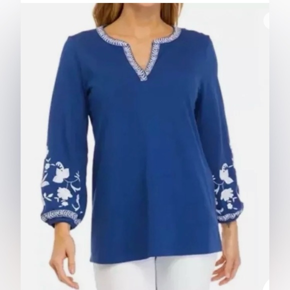 Lilly Pulitzer Tops - LILLY PULITZER
KACIA KNIT TUNIC
OYSTER BAY NAVY
SIZE: L BNWT